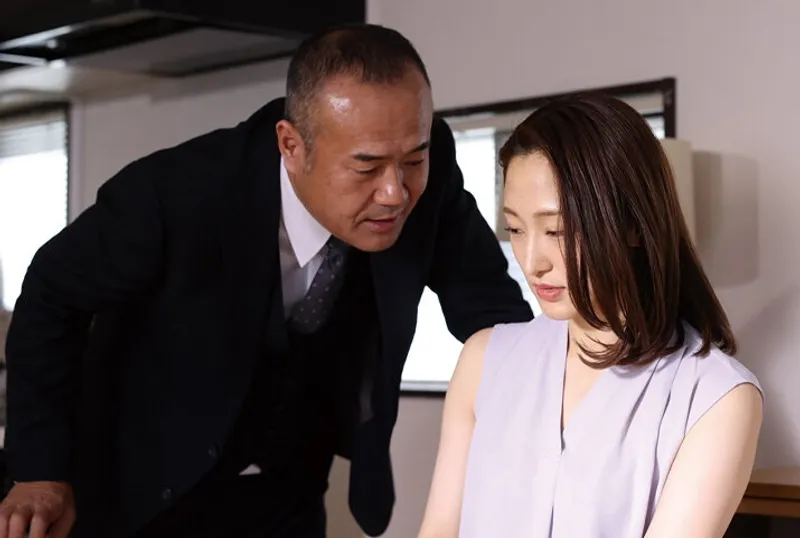 Chồng dính bẫy của cấp trên mất người vợ lúc nào không hề hay biết