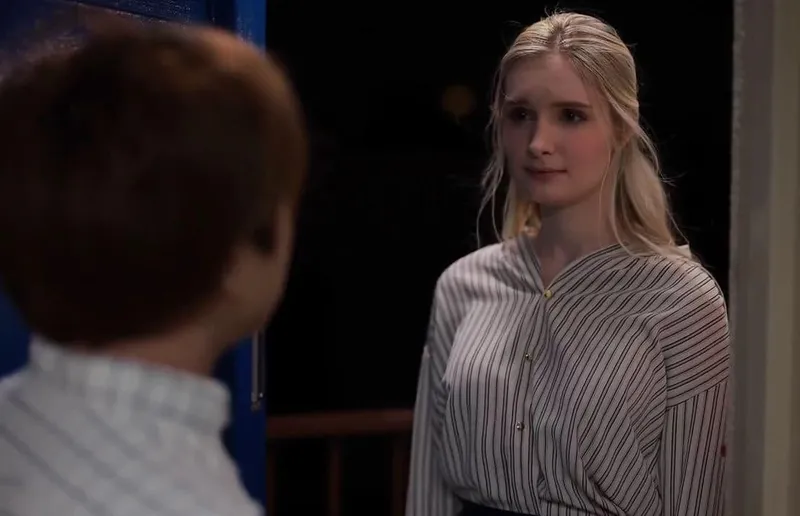 Cô đơn nơi xứ lạ với ông xã già, người vợ tây được thằng hàng xóm an ủi