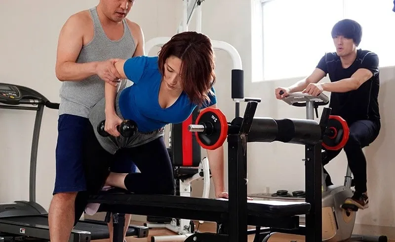 Anh xã phát hiện người vợ ngoại tình với huấn luyện viên thể hình